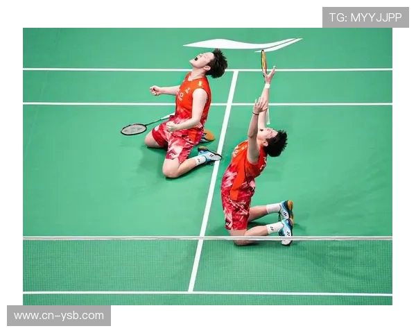 圣坛组合直落两局晋级中国羽毛球大师赛女双次轮